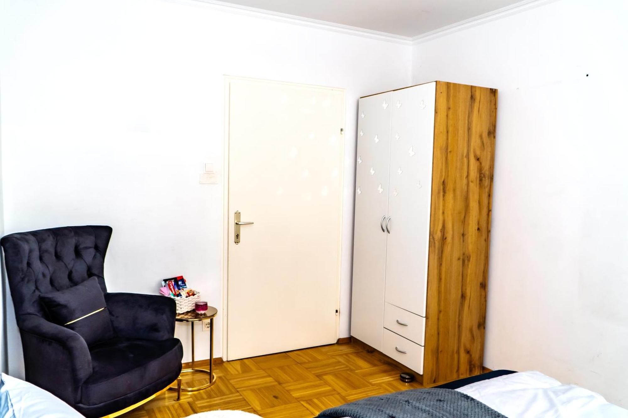 Spacious 5 Minutes To Wiener Stadthalle * Wien